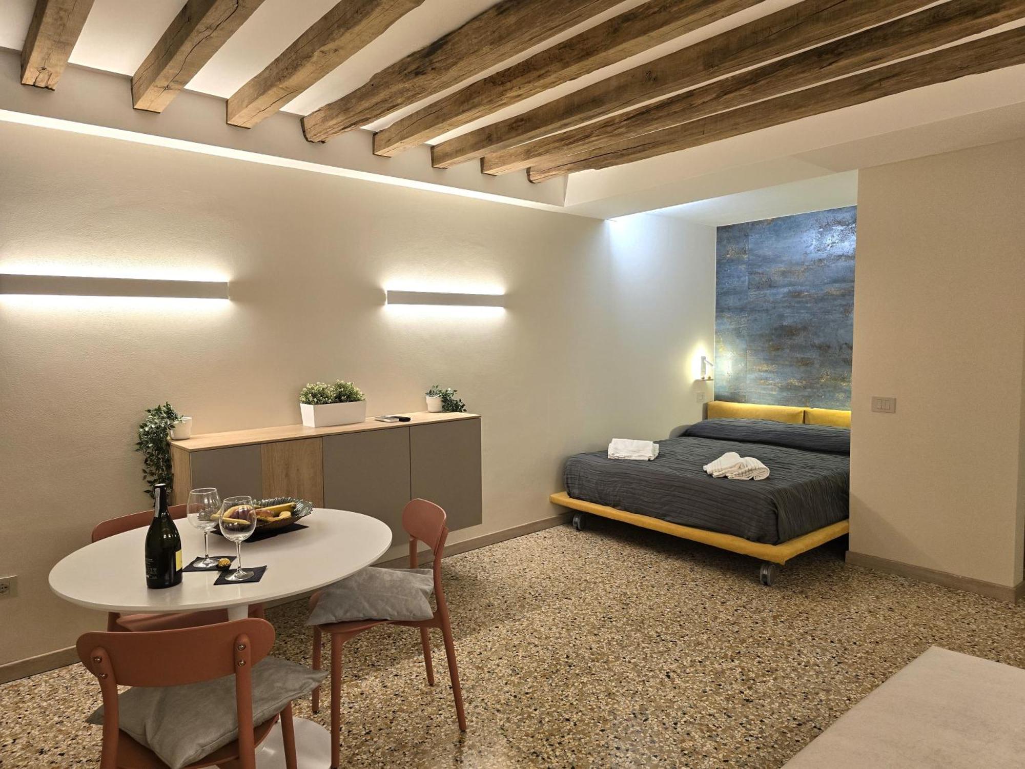 Cozy Studio With Canal View Venice Ngoại thất bức ảnh