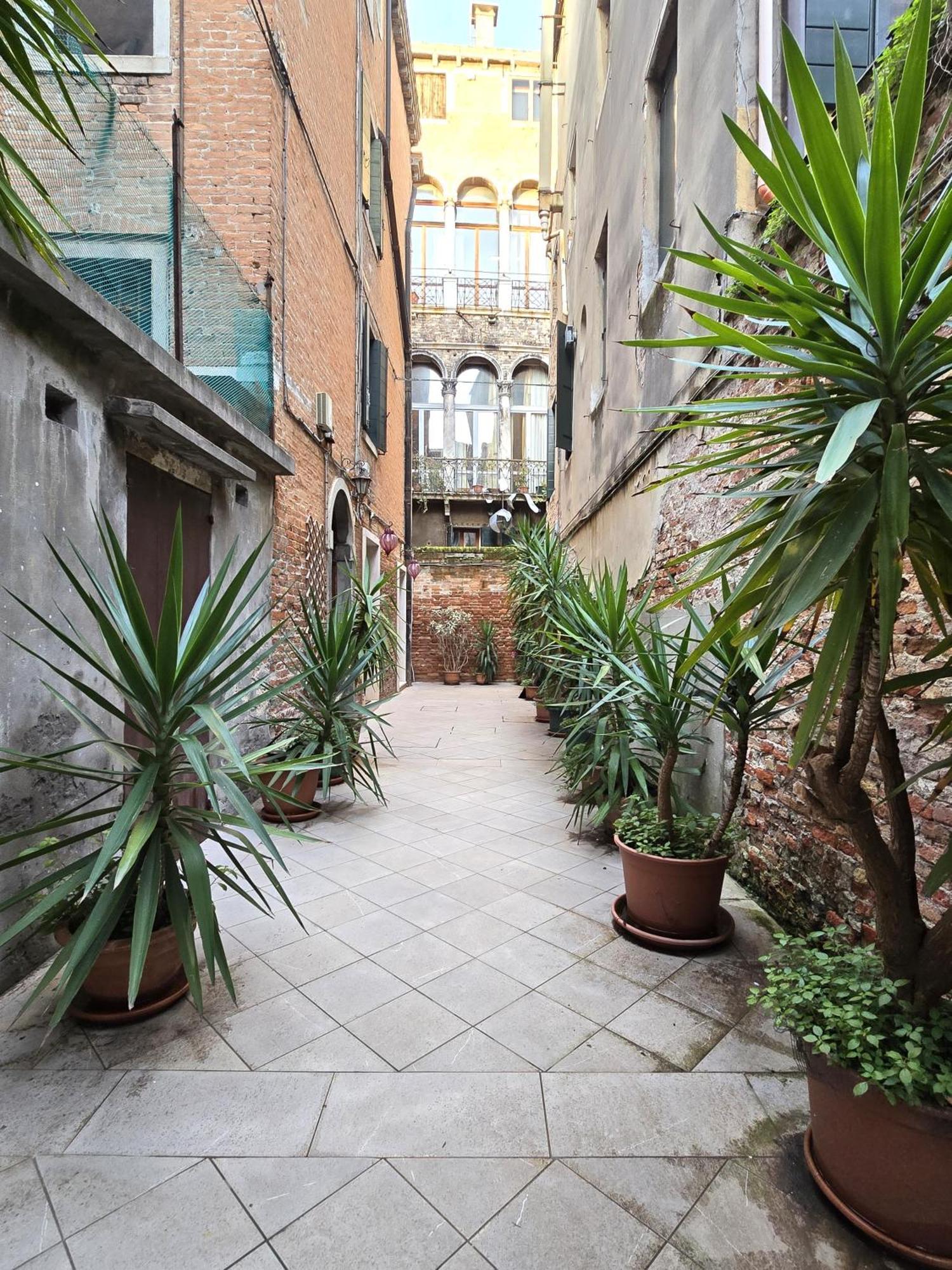 Cozy Studio With Canal View Venice Ngoại thất bức ảnh