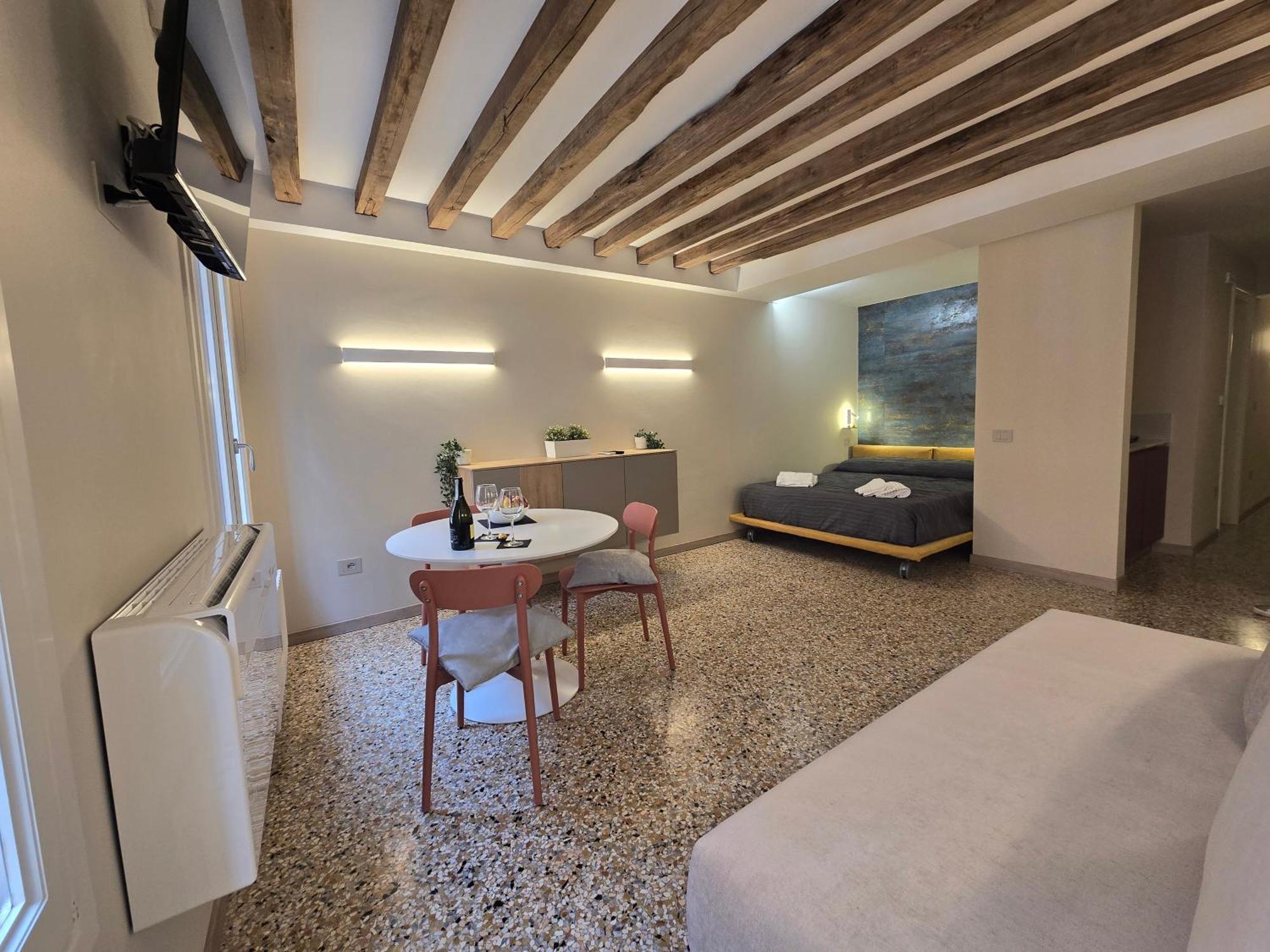Cozy Studio With Canal View Venice Ngoại thất bức ảnh