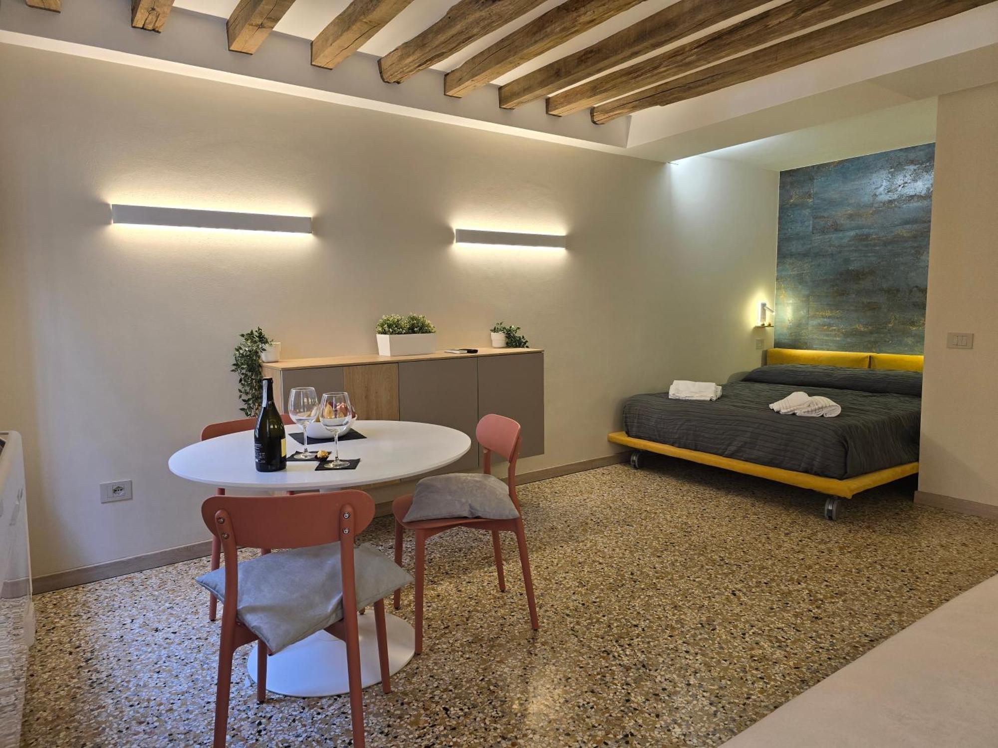 Cozy Studio With Canal View Venice Ngoại thất bức ảnh