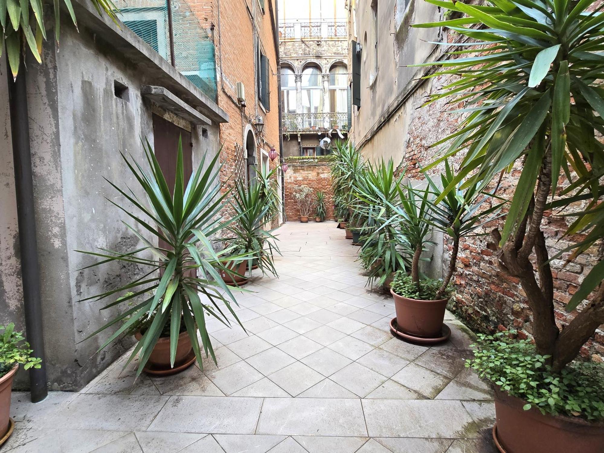 Cozy Studio With Canal View Venice Ngoại thất bức ảnh
